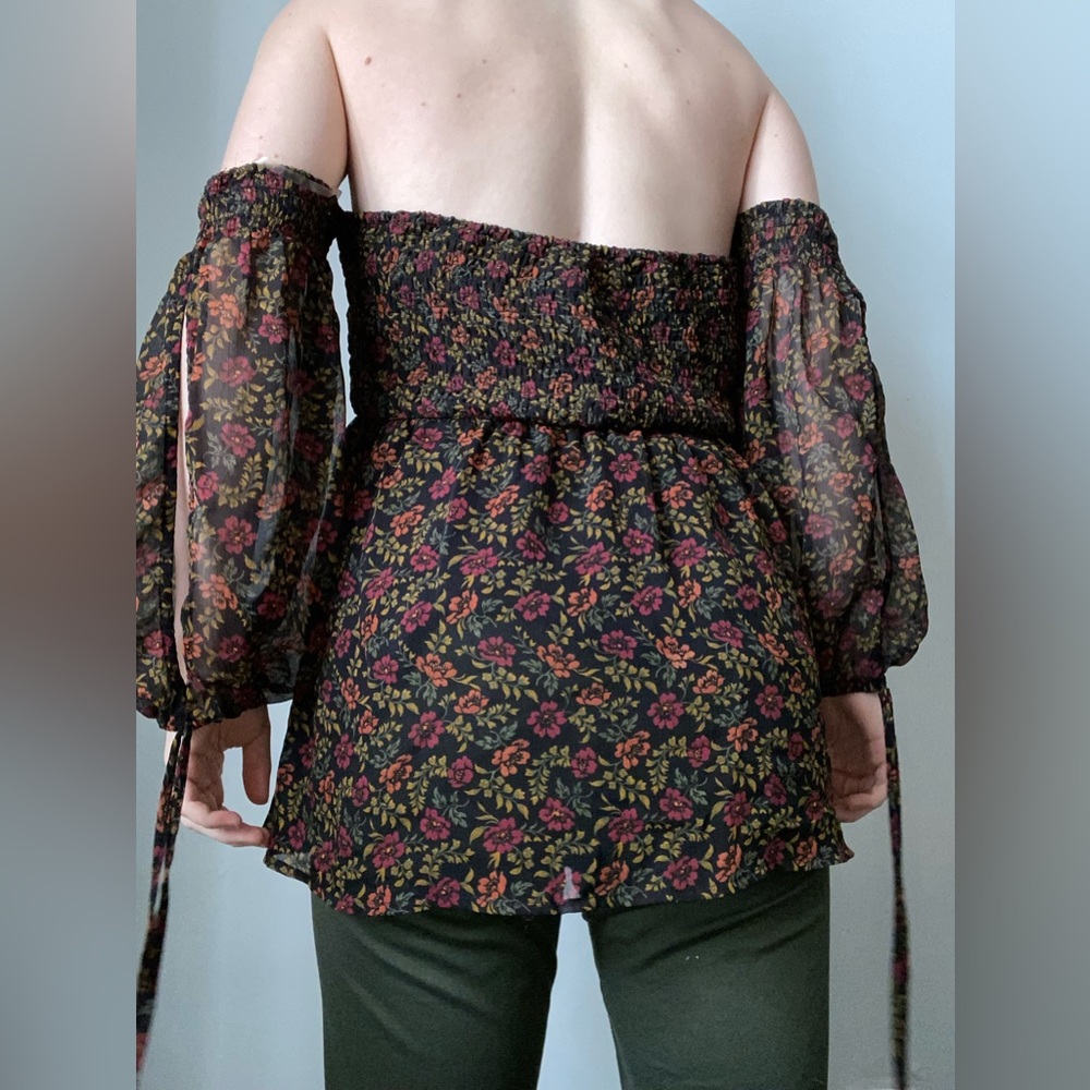 American Eagle Outfitters Black Floral Blouse - Picture 2 of 5